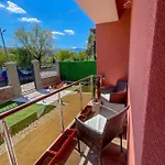 александровата къща - Aleksandar With Garden And Pool ゲストハウス ヴァルシェツ