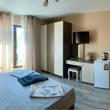 александровата къща - Aleksandar With Garden And Pool 3*