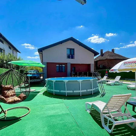 александровата къща - Aleksandar With Garden And Pool 3*