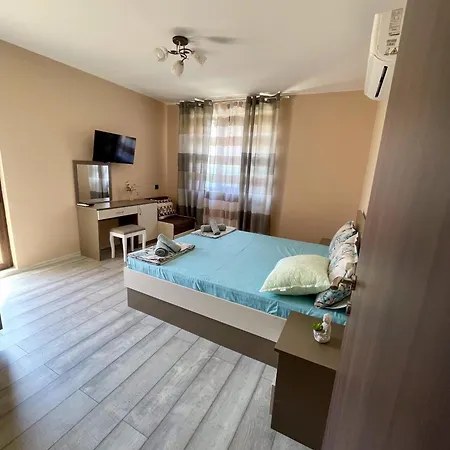 게스트하우스 александровата къща - Aleksandar With Garden And Pool 3*