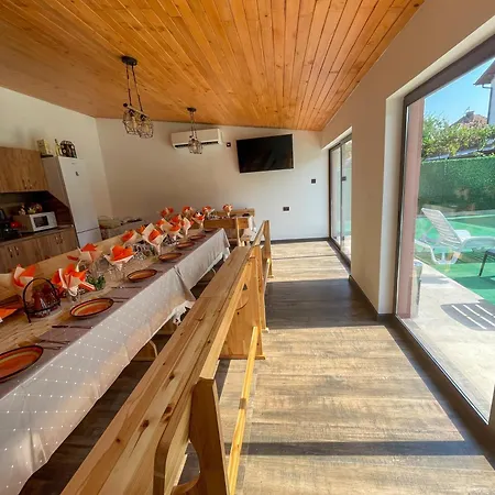 Guest house александровата къща - Aleksandar With Garden And Pool *